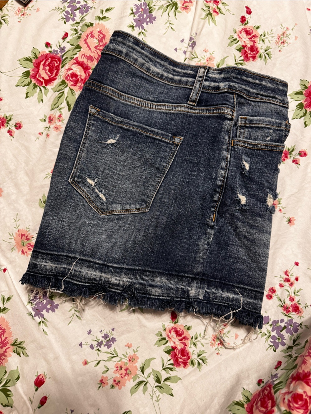 Zenana discounted! like new Classic Denim Shorts in Blue with Gold Stitching